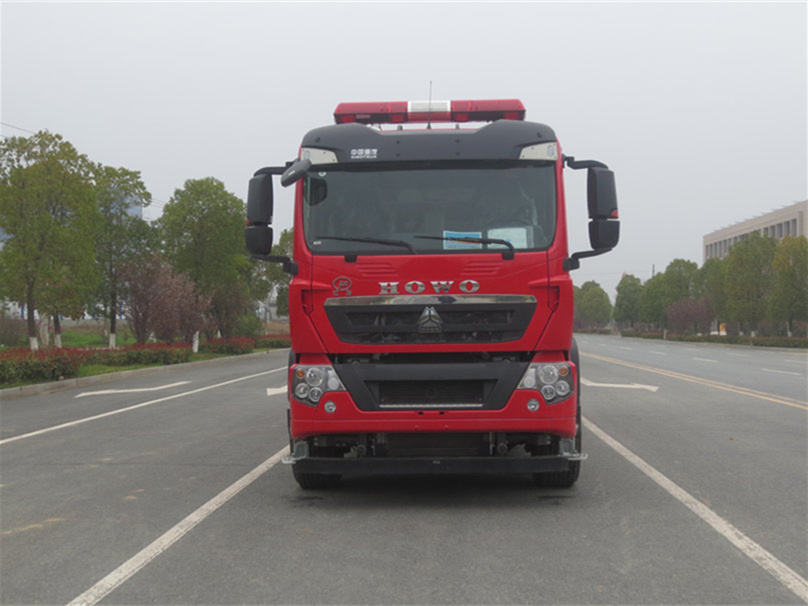 豪沃后雙橋干粉泡沫水三聯用消防車(10噸)圖片
